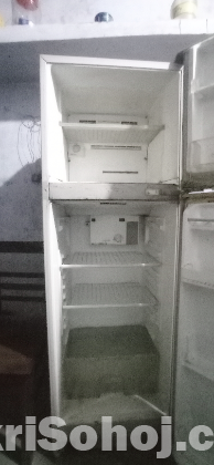 Super General Fridge